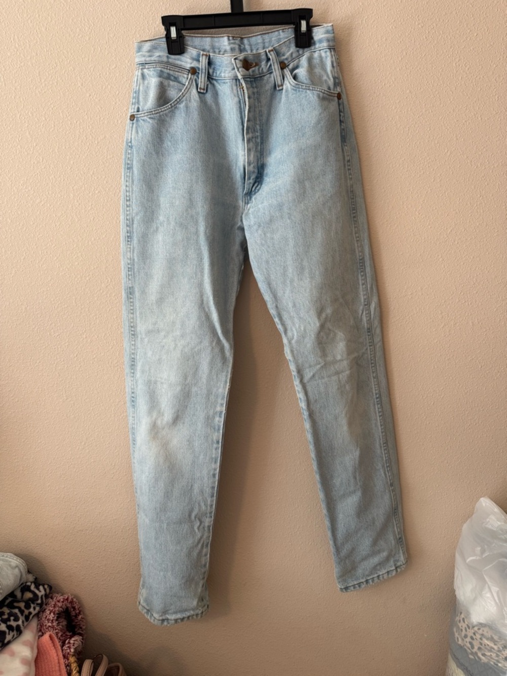 Wrangler Light Wash Straight Leg Women's Jeans
